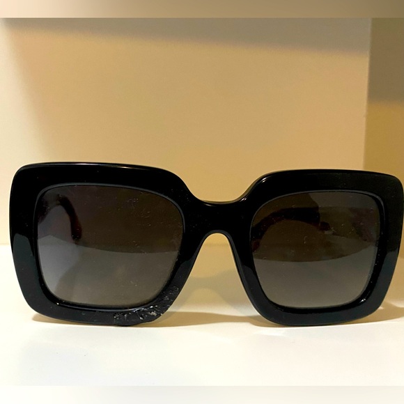 BURBERRY Black Square Sunglasses - Picture 2 of 5
